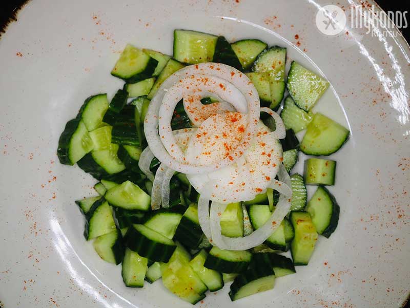 Gurkensalat mit Zwiebeln - Mykonos Rinteln