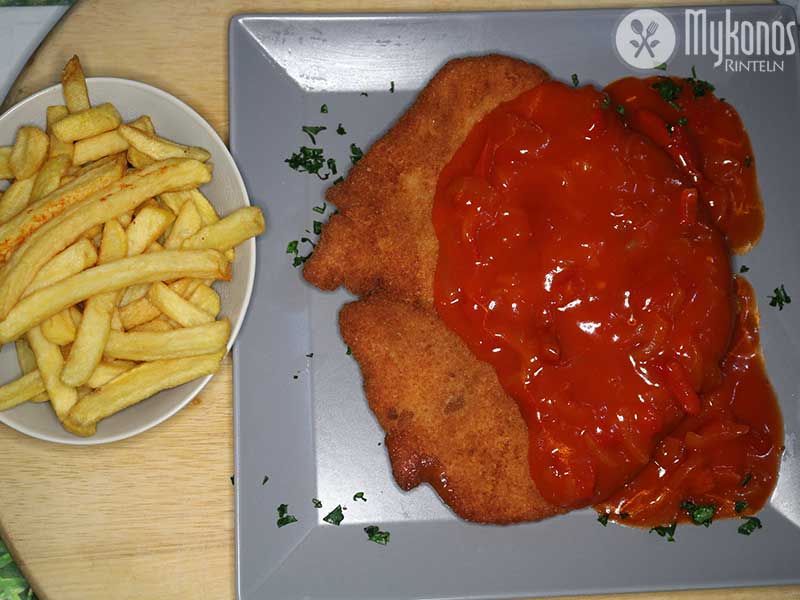 Paprikaschnitzel mit Pommes (hausgemacht) - Mykonos Rinteln