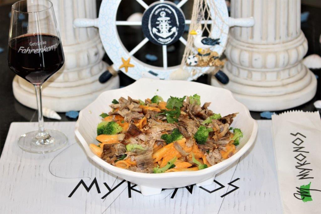 Pasta mit Gyros und Broccoli (mit Metaxa- oder Tomatensauce) - Mykonos ...
